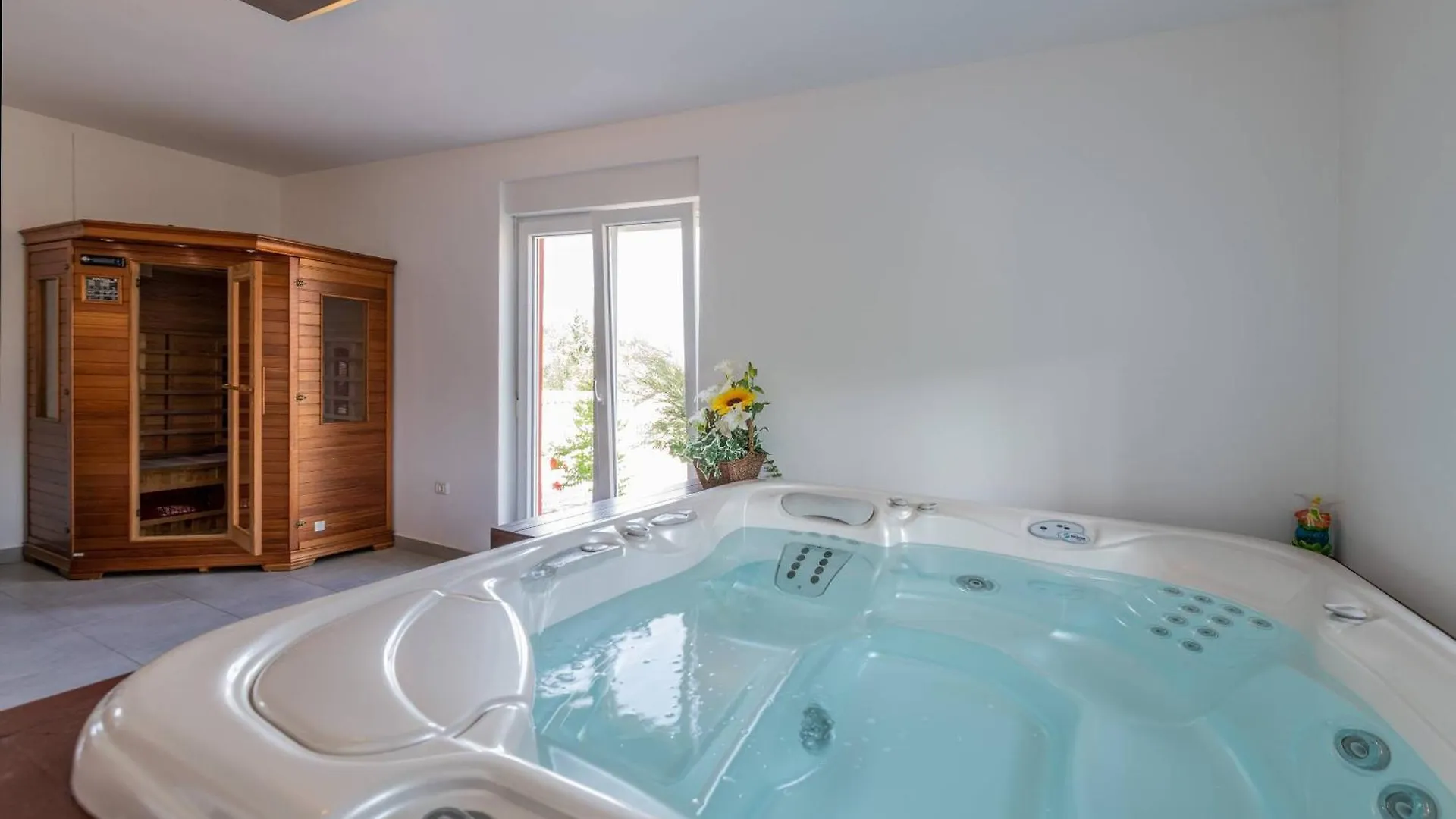 Villa Delle Rondini With Private Wellness Hreljići 0*,