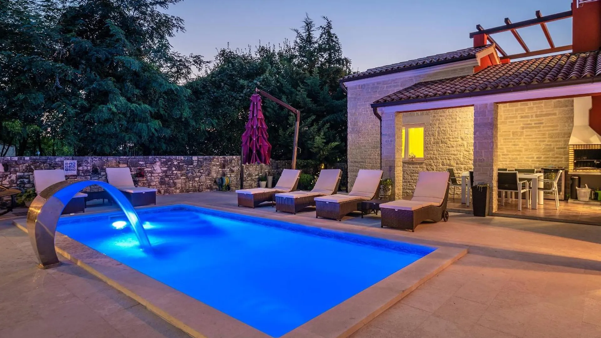 Villa Delle Rondini With Private Wellness Hreljići