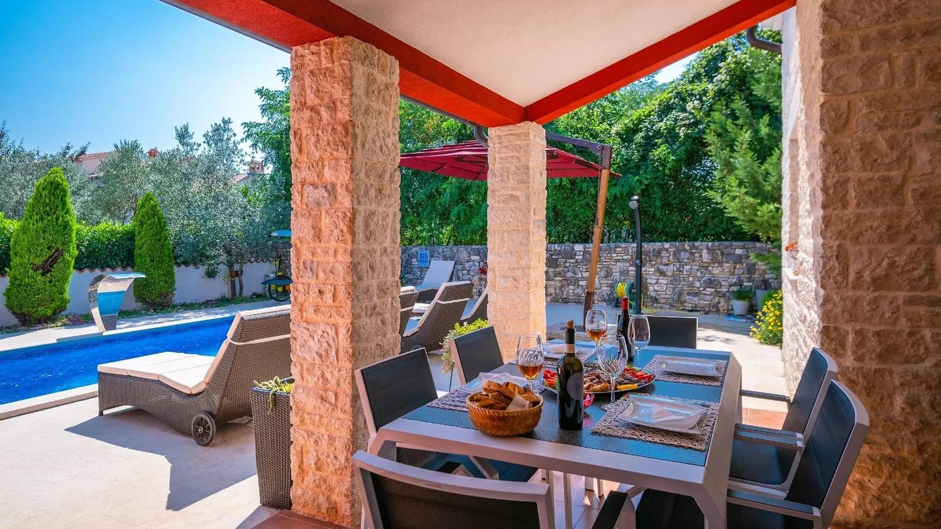 Villa Delle Rondini With Private Wellness Hreljići